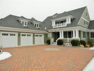 4 bedroom Flat For Sale: 664 Winding..