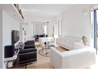 5 Bedrooms - Villa - For Sale