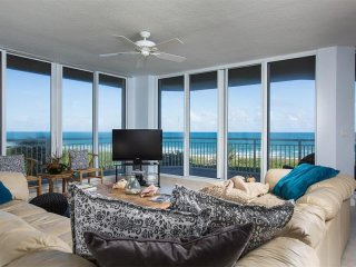 3 bedroom Flat For Sale: 3000 N Highway..