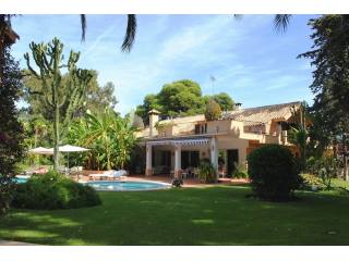 9 Bedrooms - Villa - Malaga - For Sale