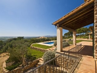Luxury Villa With Swimming-Pool And Sea..