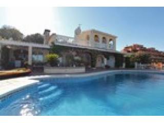 5 Bedrooms - Villa - Malaga - For Sale