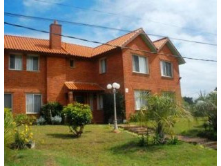 3 Bedroom House - For Rent - Pinares