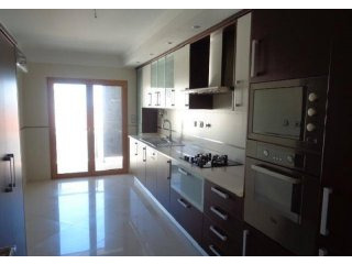 Spacious Apartment T3 Close To Santa..