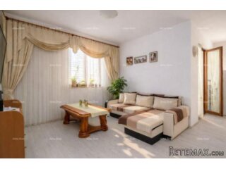 Rovinj – nekretnina s dva stana s pogledom na more i p..