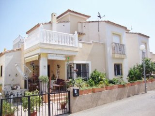 3 Bedrooms - Villa - Alicante - For Sale
