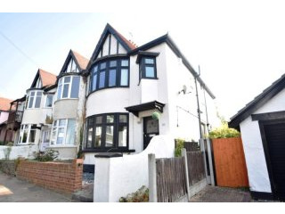 Highcliff Drive, Leigh on Sea, SS9 1DG