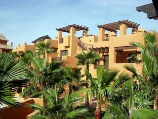 * Luxury Fully Furnished 3 Bed..