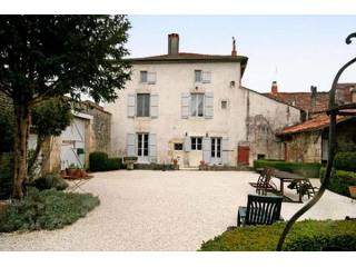 Verteuil-sur-Charente (16) For sale :..