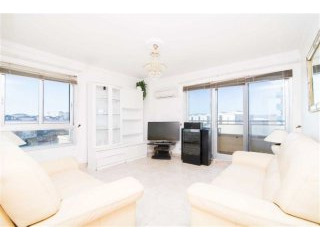 1 bed apartment in Watergardens