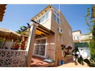 3 Bedrooms - Villa - Alicante - For Sale