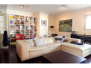 Gorgeous 2 Bedroom Apartment in..