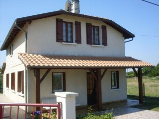 A Lovely Two Storey Property In Good..