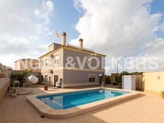 Beautiful corner house with large rooms