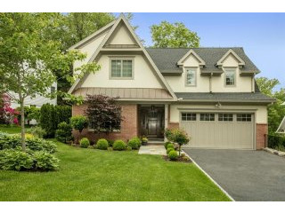 5 bedroom House For Sale: 9 Dell Road..