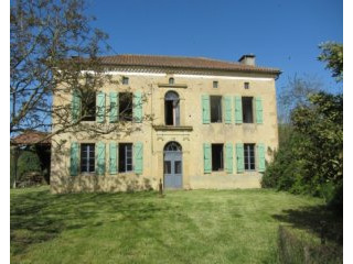 Maison De Maitre Set In Rural Hilltop..