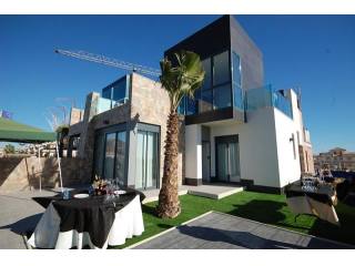 2 bedroom Town House For Sale: Semi..