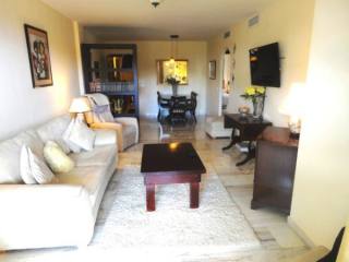 3 bed Apt - sea views