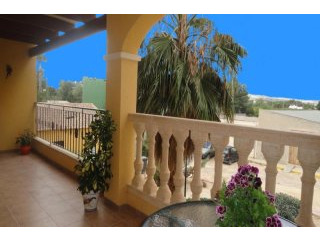 Spacious 3 beds Apartment with roof top..