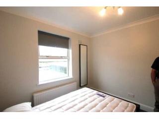 2 Bed Flat/Apartment To Let in London