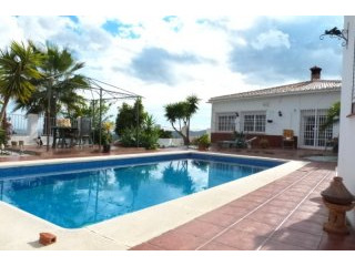 4 bedroom, 3 bathroom Villa, (build 200..