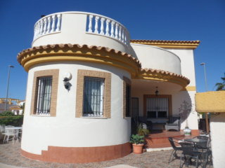 3 bedroom, 2 bathroom Villa