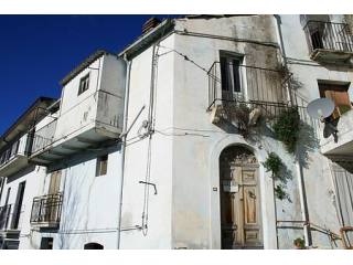 Townhouse in the centre of a fantatsic..