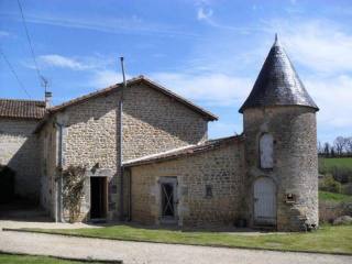 2 Bedroom Barn Conversion For Sale