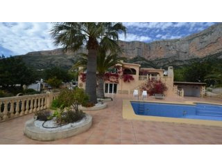 V1631 - Lovely Villa At The Foot Of The..