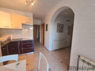 Prodaje se šarmantan stan u prizemlju, 60 m², Duga Uvala