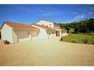 APS3062 Stunning 3/4 bedroom..