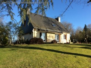Detached 4 bed with garden, views and..