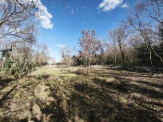 Buje – građevinsko zemljište 1.086 m² s pogledom na more