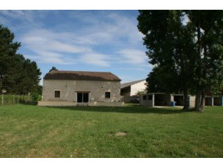 APS1791 Stone house with 3 bedrooms in..