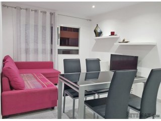 Apartamento en el centro de Medano. Consta de sala de..