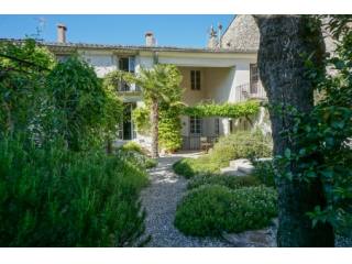 Gorgeous 18th C artists' property..