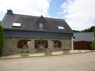 Beautiful, detached cottage with own..