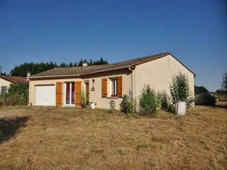 2-Bed Bungalow In Green Perigord Area..