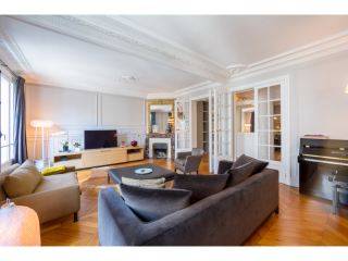 A delightful 2 bed apartment of 126m2..
