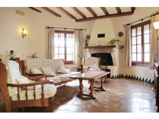 Spacious converted restaurant with open..