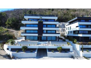 OPATIJA, luksuzan stan 3S+DB, s otvorenim pogledom na more..