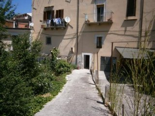 APARTMENT WITH GARDEN IN SULMONA