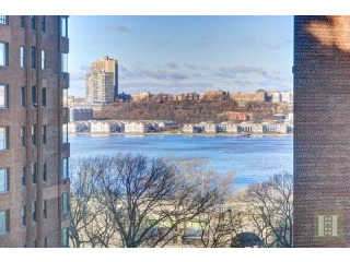 3 bedroom Apartment For Sale: 11..