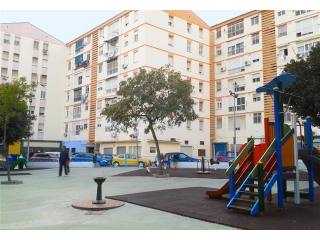 Apartment - Very spacious 4 bedroom..