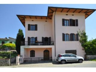 5 Bedroom House With Pool Near Lake..