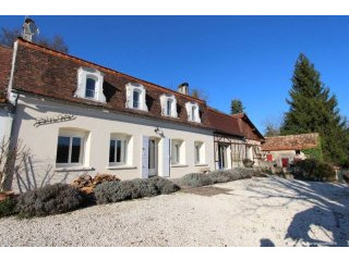 Well Renovated Farmhouse With 6..
