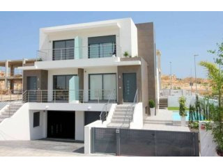 4 Bedroom 3 Bathroom Villa In..