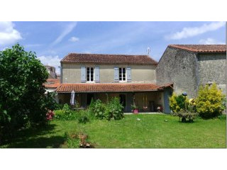 Spacious Stone House With Garden..