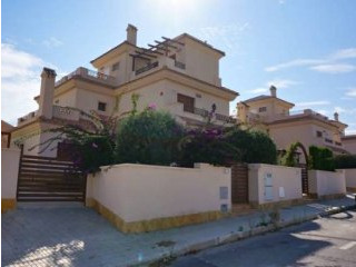 3 Bedroom 2 Bathroom Villa In La Zenia..