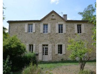 Beautifully located maison de maitre..